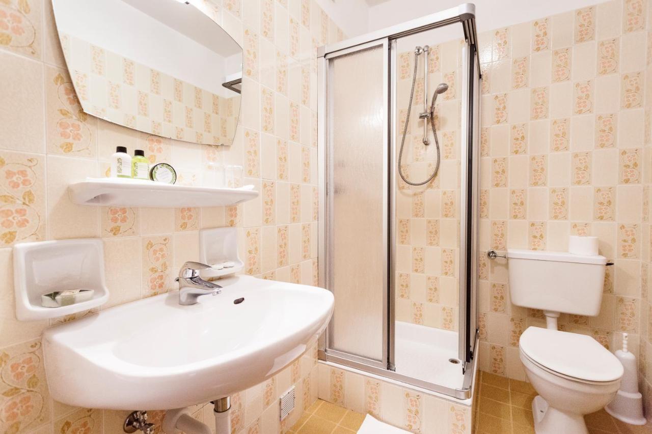 Pension Rebgut Bed & Breakfast Lana Exterior foto